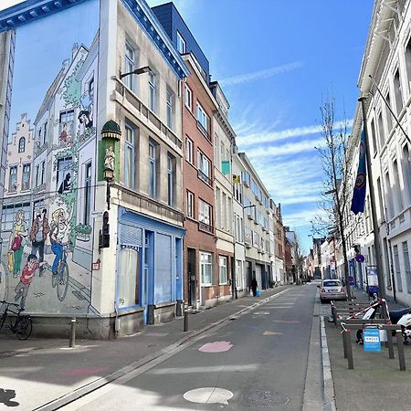 Colorful Pop Apartment In The Heart Of Antwerp Antuérpia Exterior foto