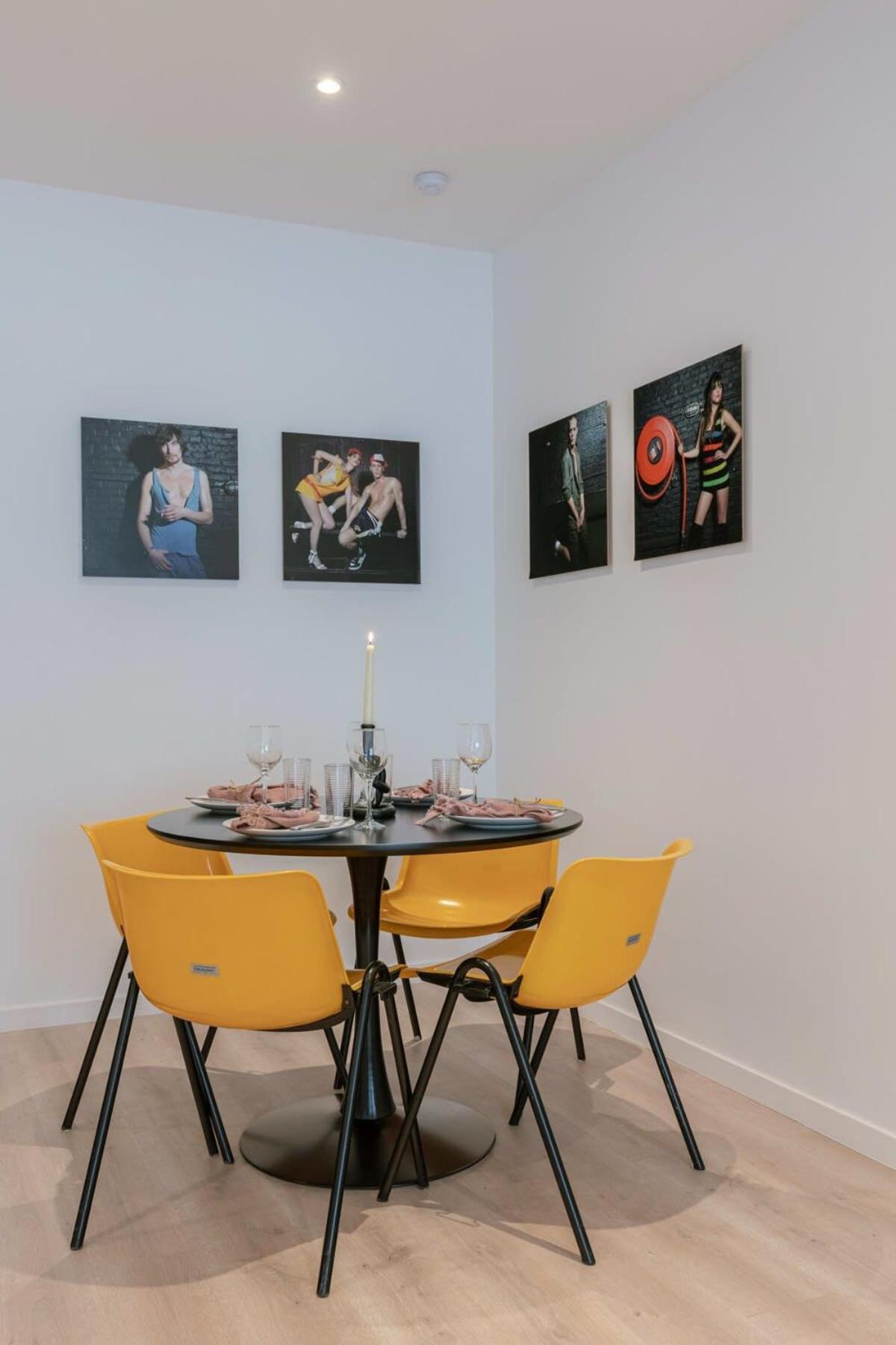 Colorful Pop Apartment In The Heart Of Antwerp Antuérpia Exterior foto