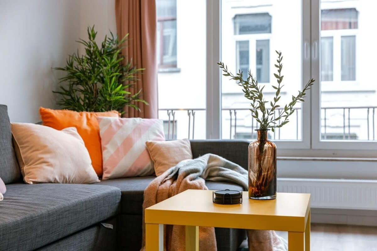 Colorful Pop Apartment In The Heart Of Antwerp Antuérpia Exterior foto