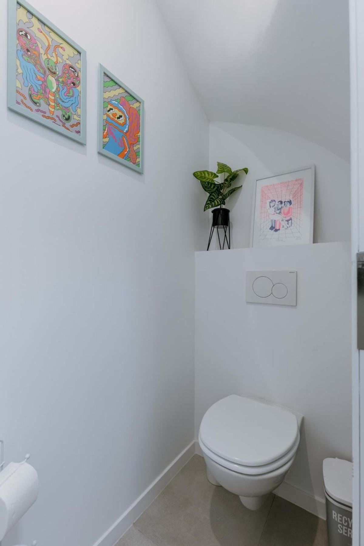 Colorful Pop Apartment In The Heart Of Antwerp Antuérpia Exterior foto