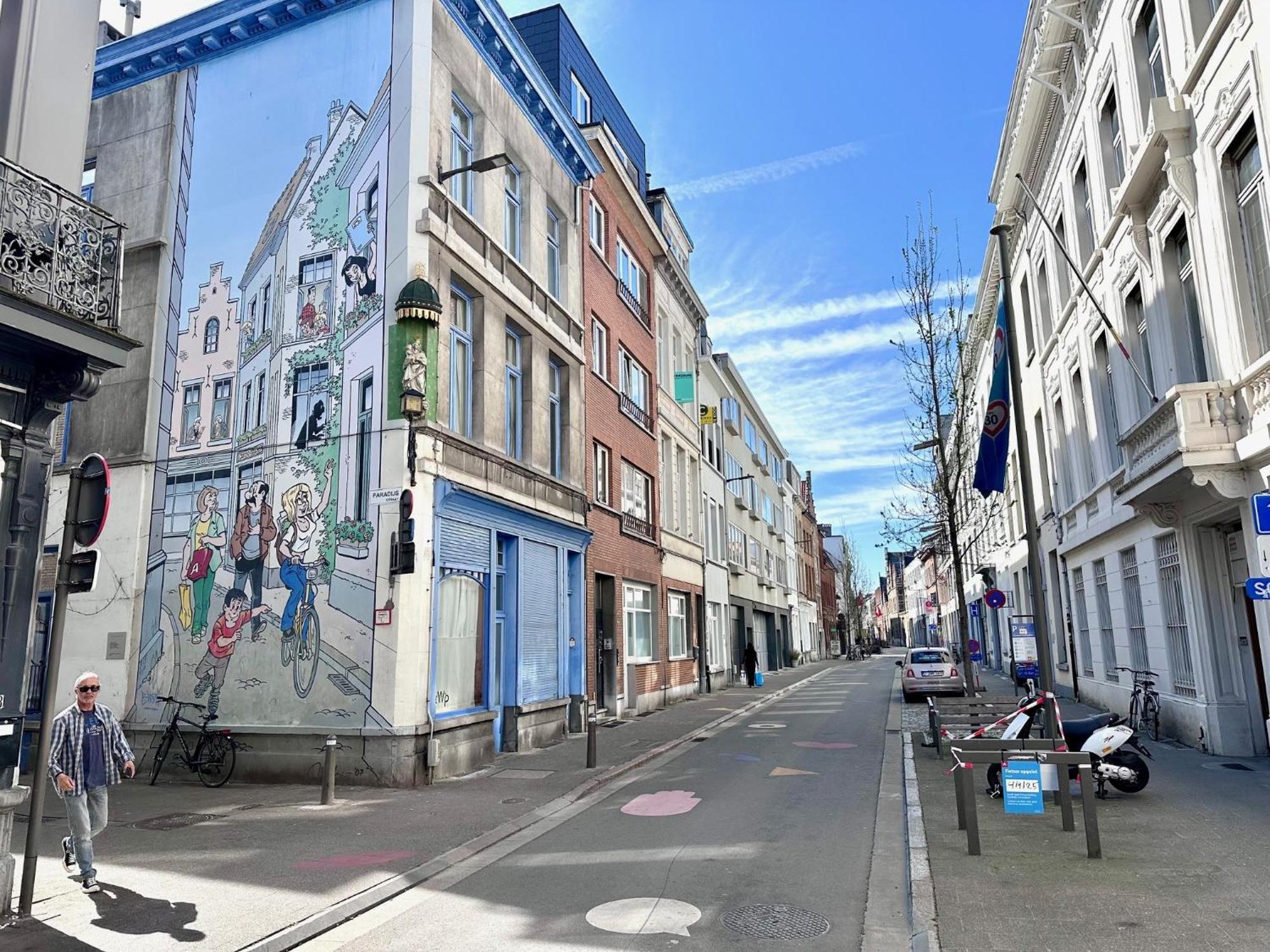 Colorful Pop Apartment In The Heart Of Antwerp Antuérpia Exterior foto